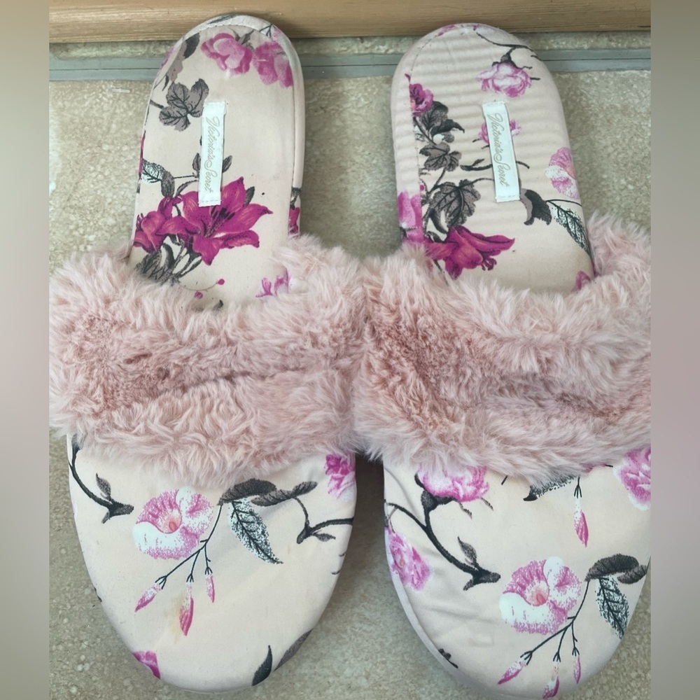 Victoria's Secret Signature Satin Slipper Light Pink Holiday Floral Large (9-10)